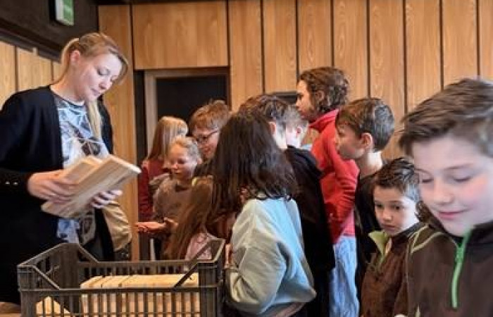 Es sind genug Bausätze für alle Kinder da!
